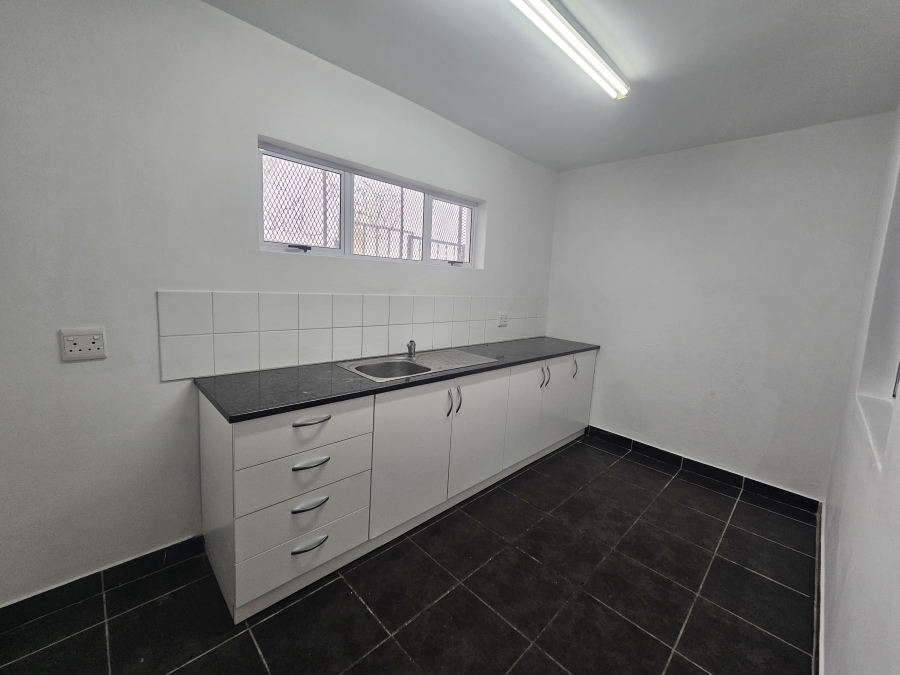 To Let commercial Property for Rent in Vincent Eastern Cape